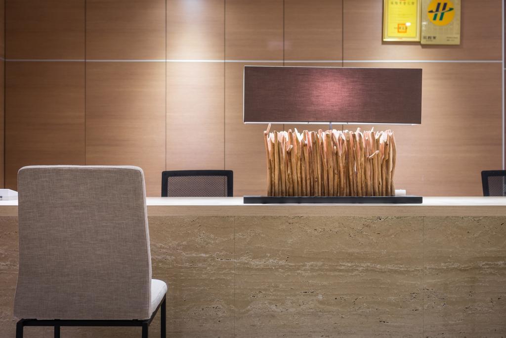 Wemeet Hotel Pingtung Exterior photo