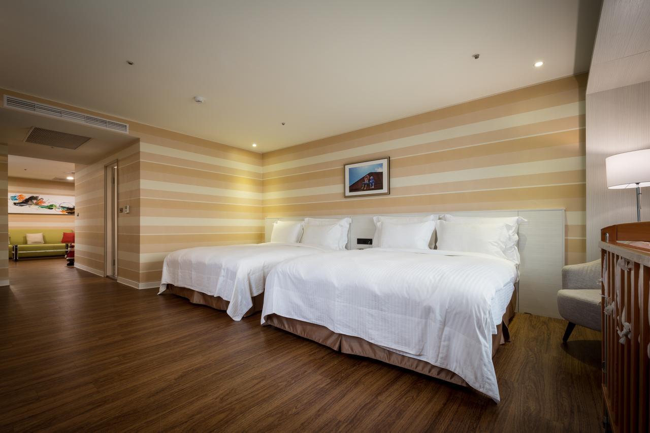 Wemeet Hotel Pingtung Exterior photo