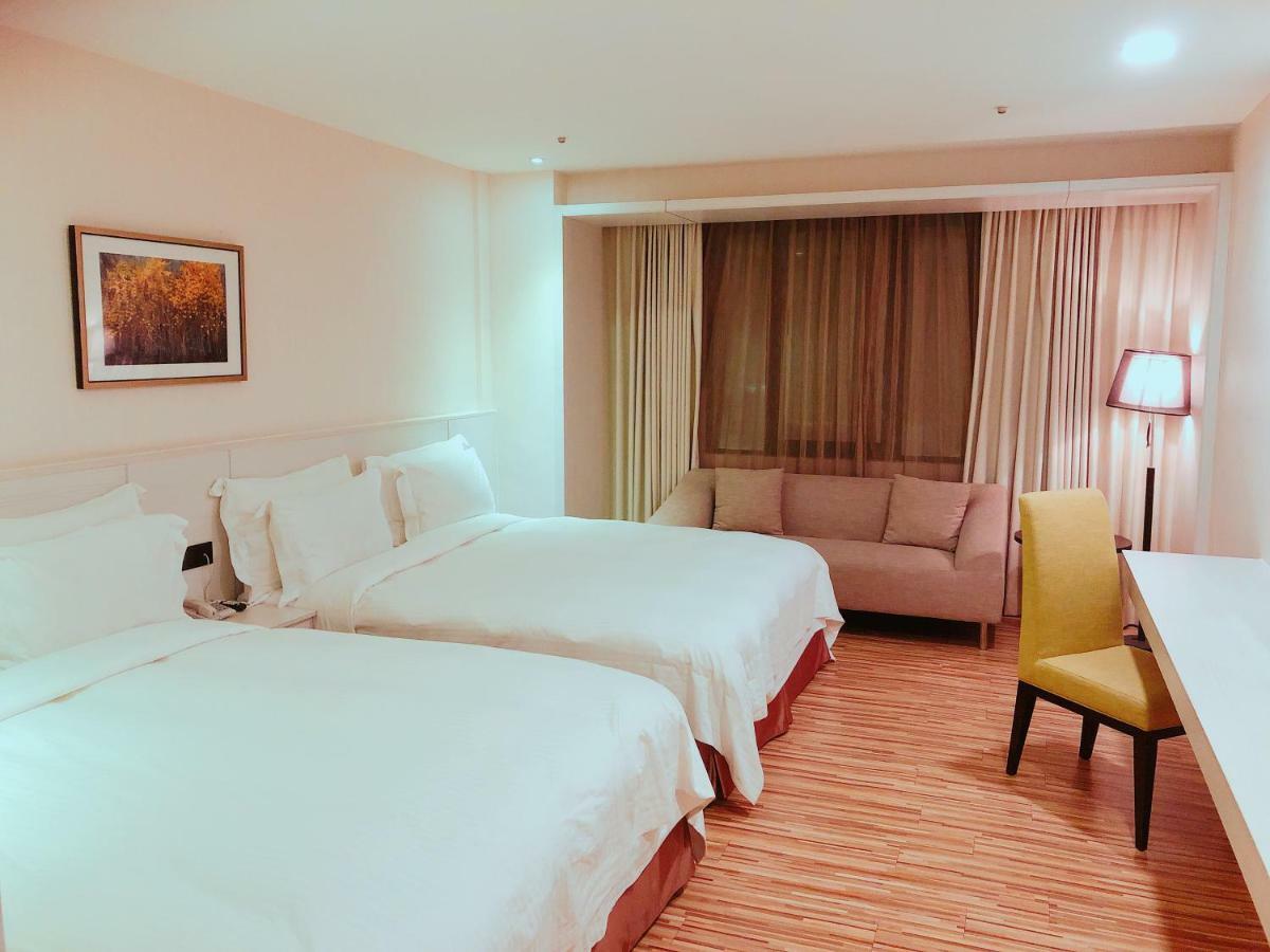 Wemeet Hotel Pingtung Exterior photo