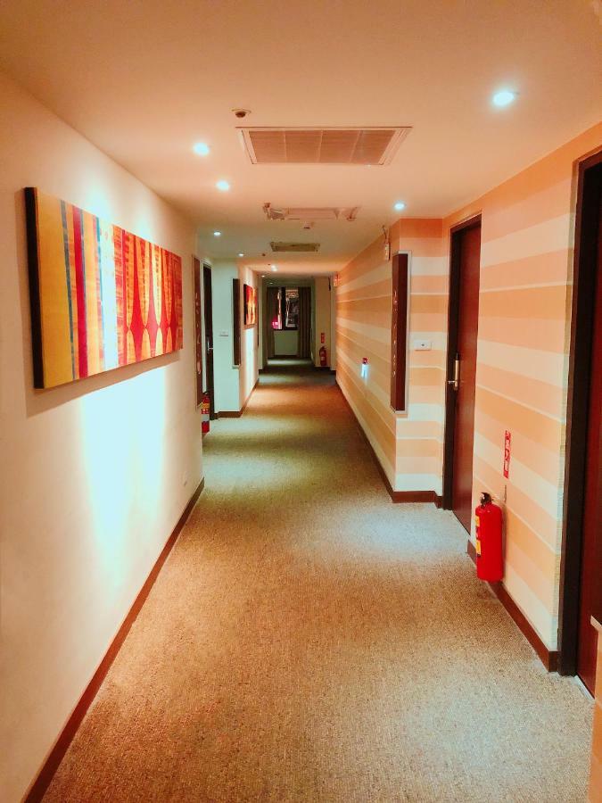 Wemeet Hotel Pingtung Exterior photo