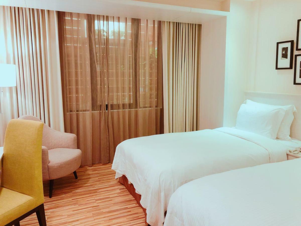Wemeet Hotel Pingtung Exterior photo