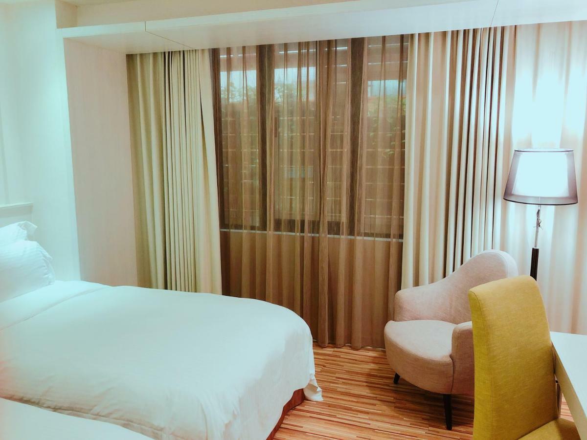 Wemeet Hotel Pingtung Exterior photo