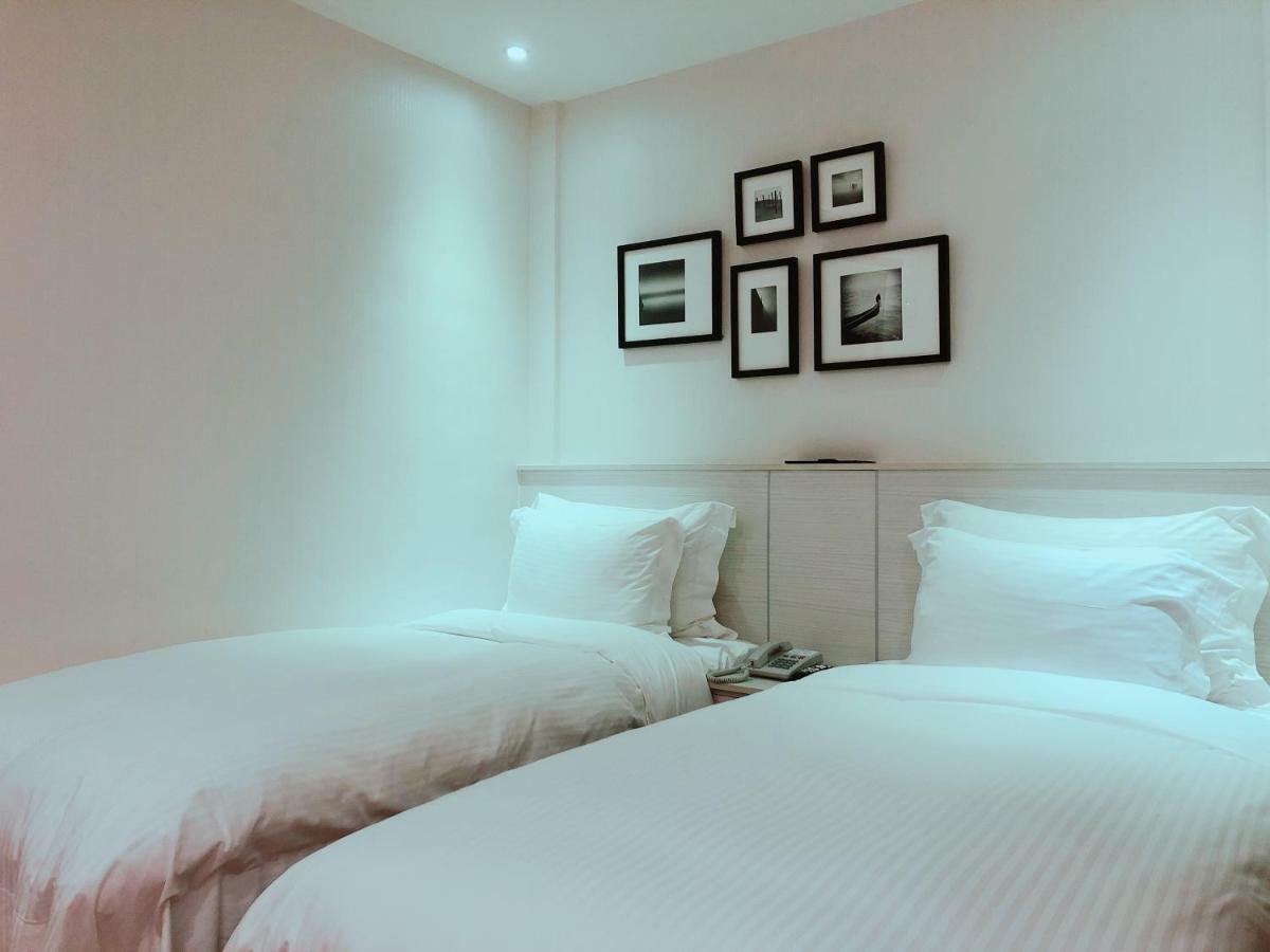 Wemeet Hotel Pingtung Exterior photo