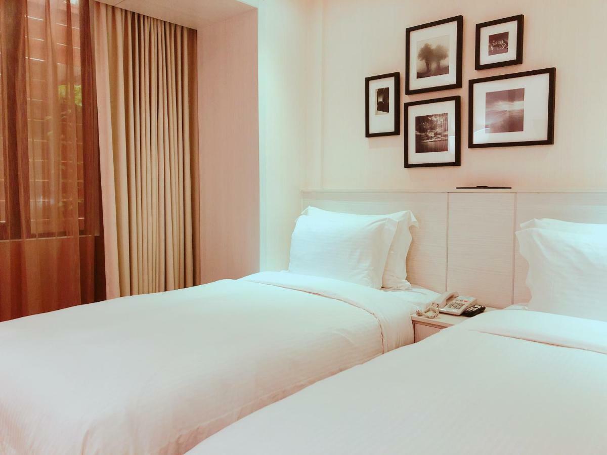 Wemeet Hotel Pingtung Exterior photo